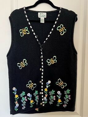 VNTG The Quacker Factory Embroidered Bee Springtime Sweater Vest